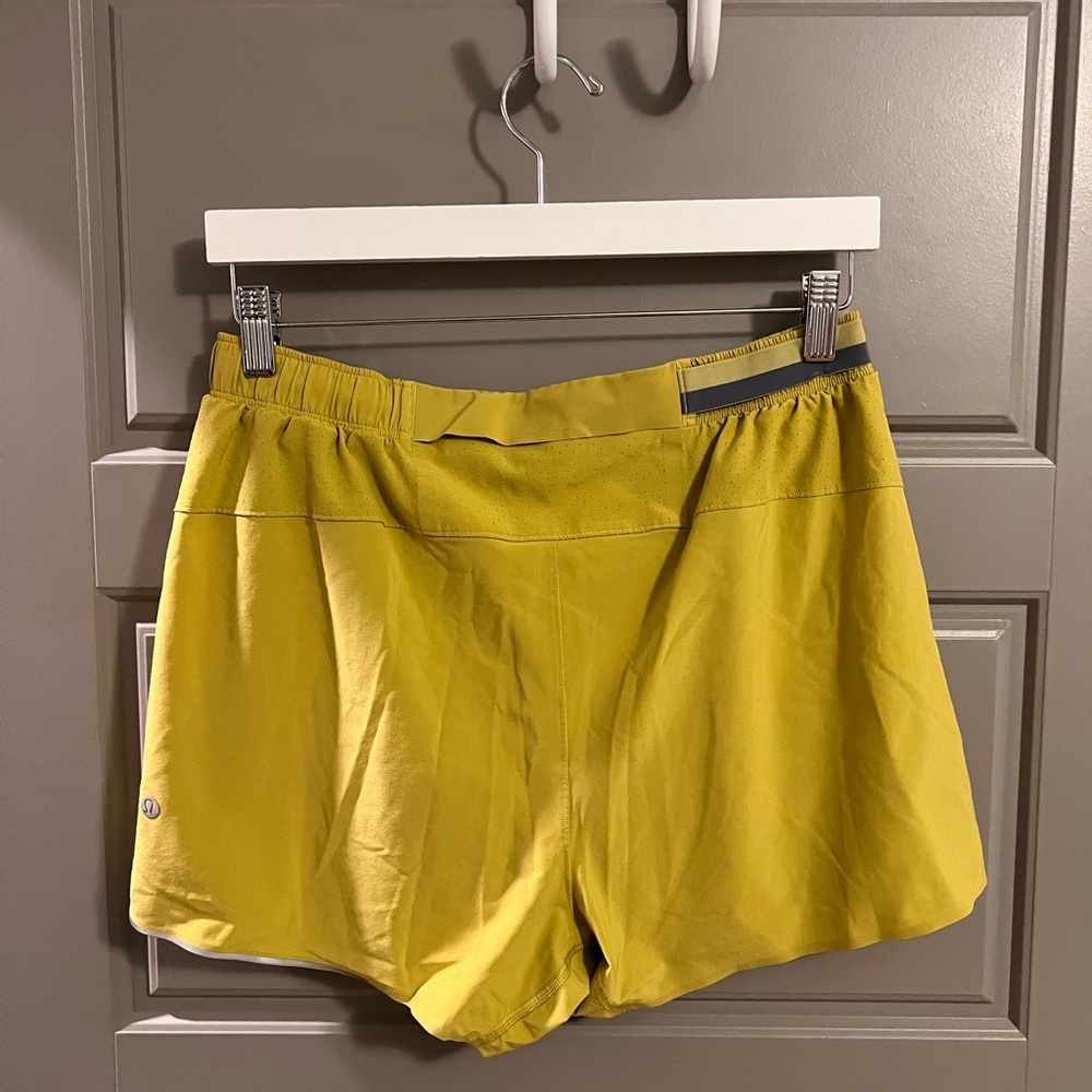 Mens Lululemon Shorts with Linet